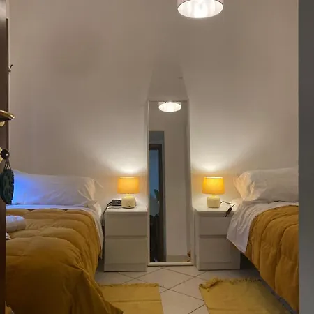 Casa Vacanze Ramona Yellow House Holiday home *